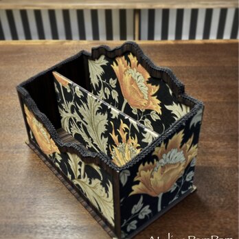 [floret pattern cartonnage] ウィリアムモリス生地でレター収納ケース（アネモネ)の画像