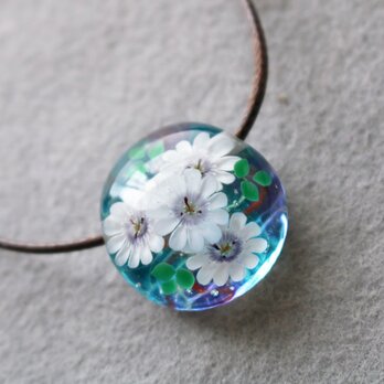 ＊期間限定SALE＊時計草のとんぼ玉ガラスペンダント　金箔入りの画像