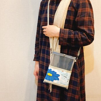 メッシュサコッシュ　着物リメイク　花・花・中振袖　日月堂オリジナル　スマホポシェットの画像