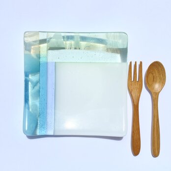 「新緑と柔らかい光」四角いお皿　ガラス皿　食器　ガラス工芸　プレート　ギフト　夏　の画像