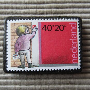 　オランダ　切手ブローチ8099の画像