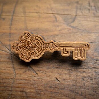 【木ｔｃｈ】クルミの木・ブローチ key / キーの画像