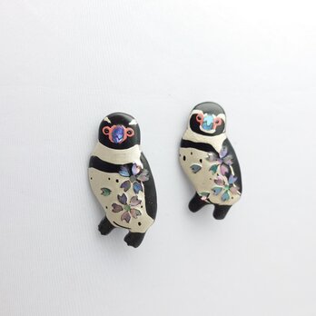 フンボルトペンギン桜螺鈿 漆ブローチの画像