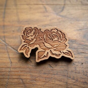 【木ｔｃｈ】クルミの木・ブローチ rose / ローズの画像