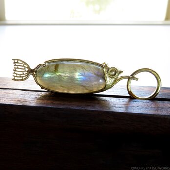 ラブラドライト フィッシュ チャーム / Labradorite Fish charmsの画像