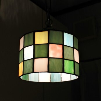 一点物「 四角で丸いランプ 」 ステンドグラス 照明 ランプ ペンダントの画像