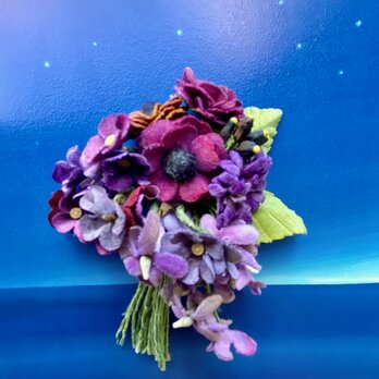 布花Corsage bouquet moderne violet inSの画像