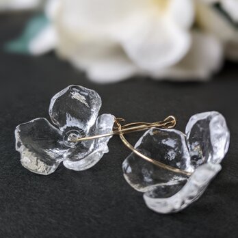 14kgf 透明感ある涼しげなフラワーフープデザインピアスorイヤリング *Ice-Clear flower hoop*の画像