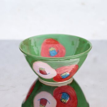 緑釉と赤とピンクの椿花bowlの画像