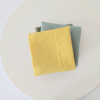 日用品店（布）リネンのハンカチ  40cm×40cm 黄色　use at home（家で使って）の画像