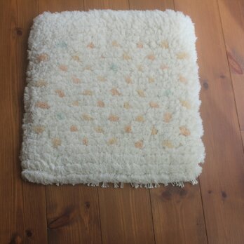 値下げしました。結び織り椅子敷　　草木染め　桜、アカツメクサ、藍の生葉染め、　ノッティング織り