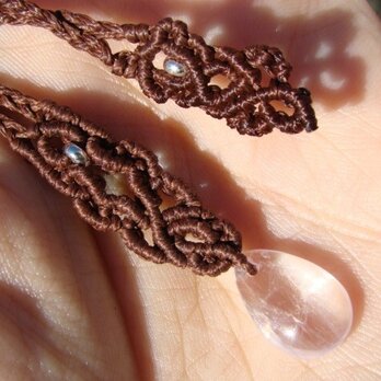 宝石質クンツァイトのマクラメ編みネックレスの画像