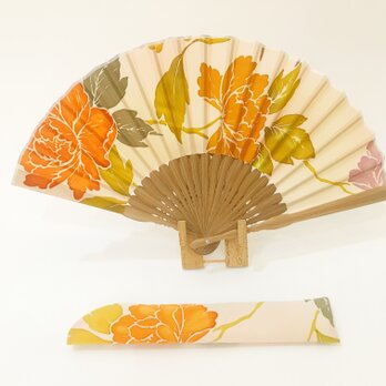 着物扇子　アンティークの絹の着物使用　日本の京都の職人が手仕事で制作　オンリーワン　プレゼントに最適 #48の画像