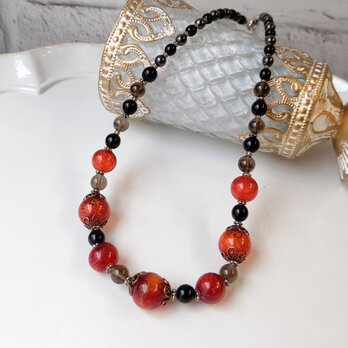 【necklace】赤と黒のアンティーク調ネックレスの画像