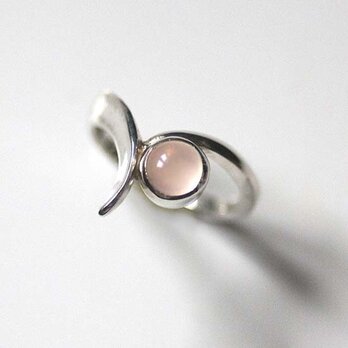 V-shaped Rose Quartz Ringの画像