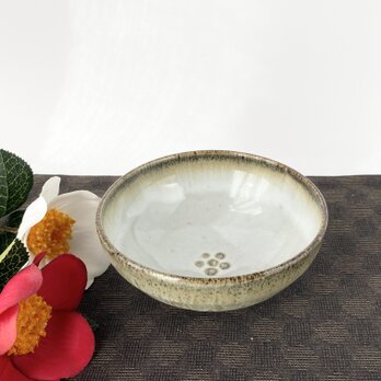 かわいい模様の小鉢　取鉢　手仕事　窯元【和陶器　白　梅鉢　緑】の画像