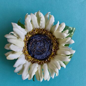布花 Big white sunflower corsageの画像