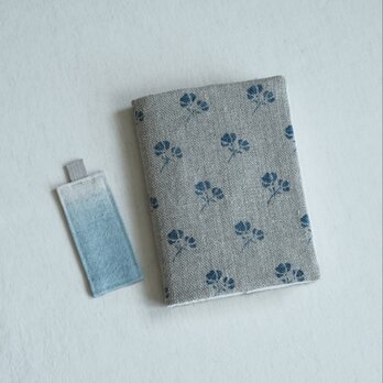 〈 藍型染め 〉花柄リネンのブックカバー キナリの画像