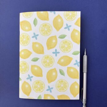 爽やかなレモン柄のノート(32ページ)の画像
