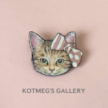 猫 茶トラ ブローチ　オリジナル イラスト ねこ アメショ アメリカンショートヘア　ピンク　リボンの画像