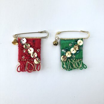 "Call the wind"  風を呼ぶお守り　刺繍カブトピンブローチの画像