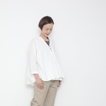 Mitsume cardie / whiteの画像