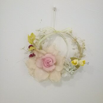 染め布花☆アンティークなオーガンジーの薔薇リース　ナチュラルなリースの画像