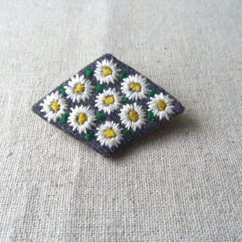 刺繍ブローチ　野花の画像