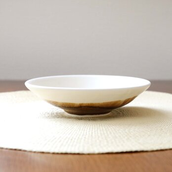 白茶の釉薬 平鉢の画像