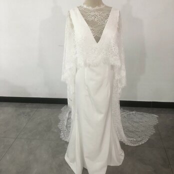 輝きな光彩を放つ パーティードレス ホワイト ウエディングドレス 背中見せ 前撮り+ケープ風ドレス　結婚式 2次会の画像