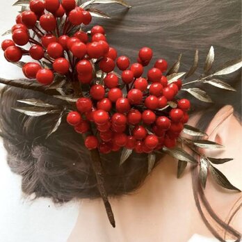 たわわな南天ルスカスリーフ髪飾り　M size ×2本の画像
