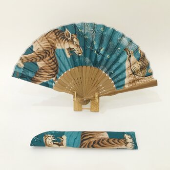 着物扇子　アンティークの絹の着物使用　日本の京都の職人が手仕事で制作　オンリーワン　プレゼントに最適 #55の画像