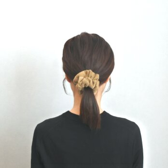 コーデュロイのシュシュ...ベージュの画像