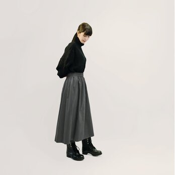 軽くてシワにならない コーデュロイ 墨黒色 スカート ●SIBYLLA-CHARCOAL●の画像