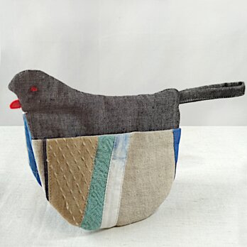 ほっこりするリメイク鳥さんオーブンミット(染色布と刺しゅう素材の鳥さん鍋つかみ)の画像