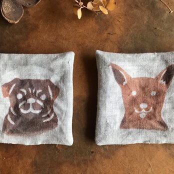 犬のモチーフコースター2枚セットaの画像
