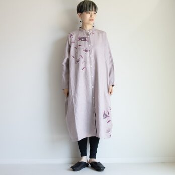 スタンドカラーシャツドレス/くすみピンク　更紗・牡丹の画像