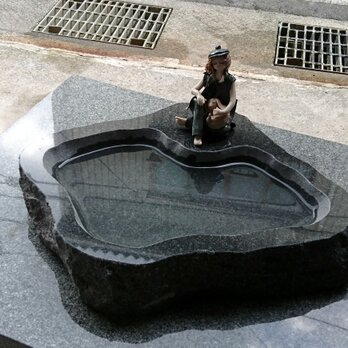 水鉢 黒磨３の画像
