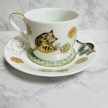 七宝と花丸とネコのカップ&ソーサー(グリーン)の画像