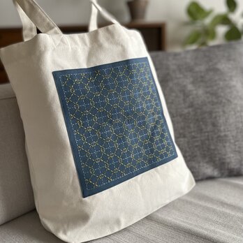 刺し子トートL  比翼井桁/ティールブルー　マチ付き　刺繍　大容量　キャンバス　和柄　北欧　肩がけ　マザーズバッグ　A4対応の画像