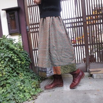 着物リメイク☆凝った織りの紬に裾に明るくパッチ80ｃｍ丈の画像