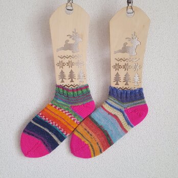 ウールの手編み靴下 「チューリップ畑」の画像