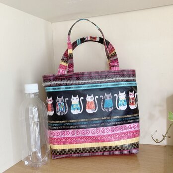 ラミネート生地のトートバッグ（カラフル猫ちゃん)