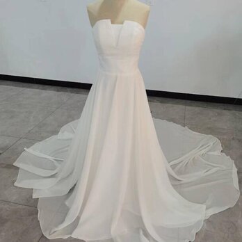 フランス風 ベアトップ ウエディングドレス アイボリー スレンダーライン 挙式 可愛い ロングドレスの画像
