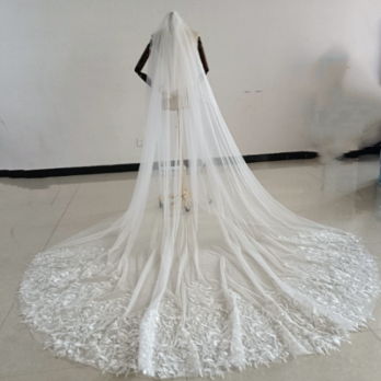 高品質！ ロングベール 繊細レース 全長3.5mです 花嫁/ウェディングドレス/ブライズメイドの画像