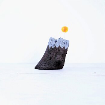 流木木炭オブジェ　山とお日様２の画像