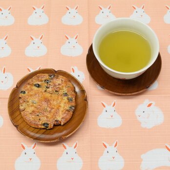 風呂敷　日本のかたち　チーフ　兎　うさぎ　ふろしき　 弁当箱包み　綿100％　50cm幅の画像