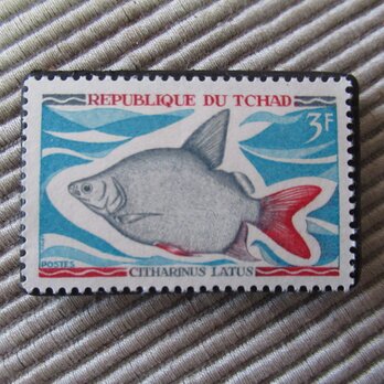 チャド共和国　海洋生物切手ブローチ8257の画像