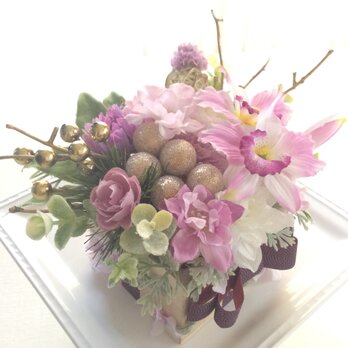 吉祥枡    （造花、アレンジメント、Mサイズ、お正月、お雛様、結婚祝い、新築祝い、母の日、敬老の日）の画像