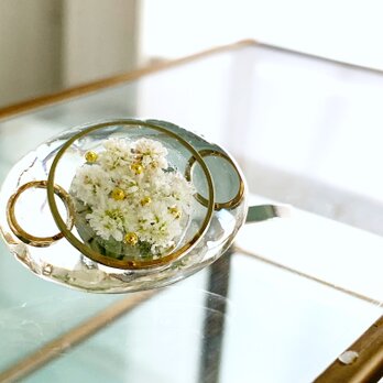 「幸運」の花言葉を持つかすみ草・オーバル・ポニーフック（髪飾り）ヘアアクセサリーの画像